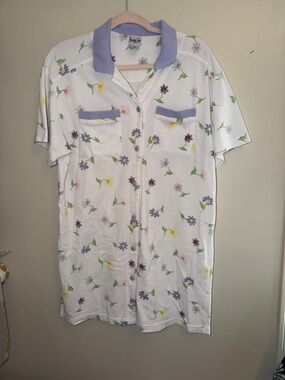 Vintage White Floral Polo Button Front Nightshirt/Dress with Lavender Collar